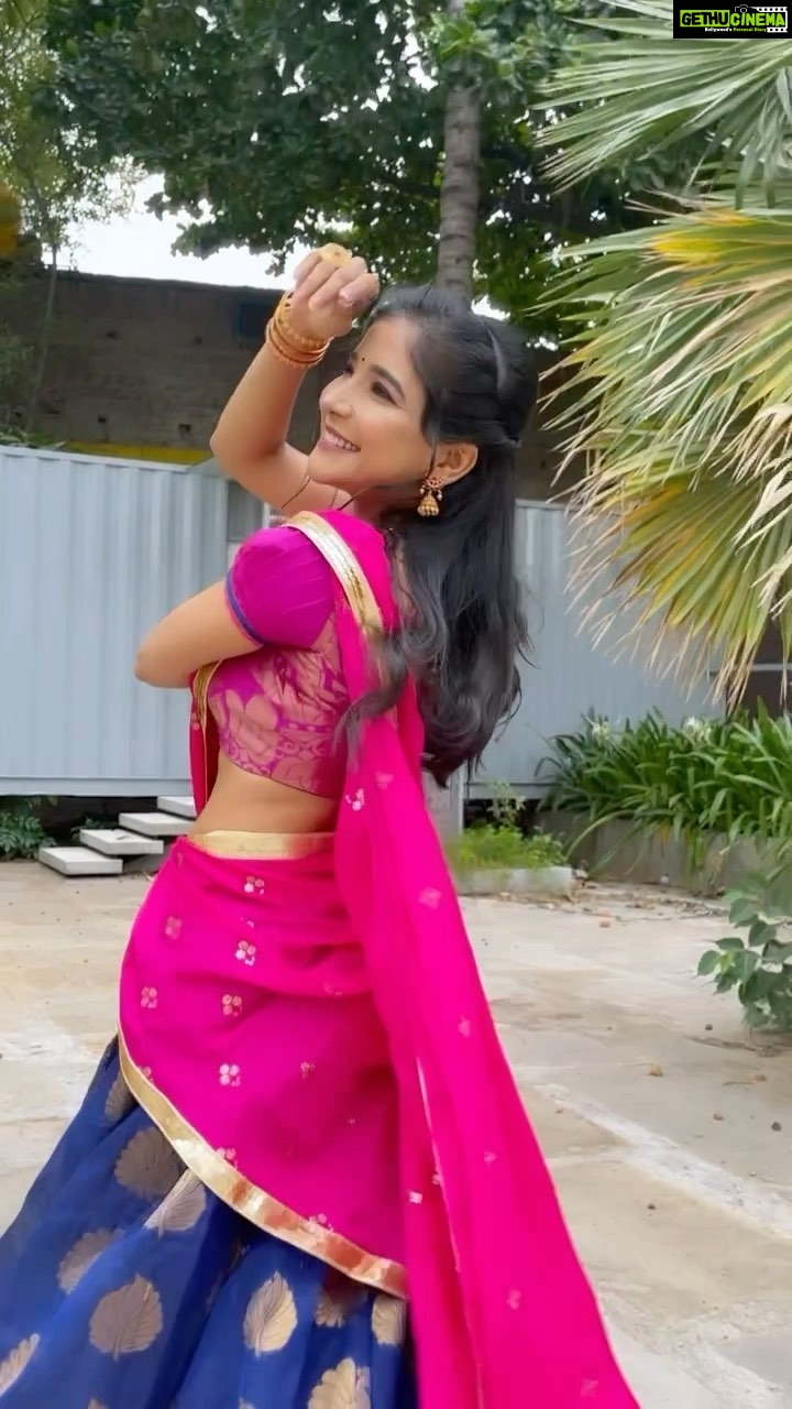 Sakshi Agarwal Instagram - Just a next door girlš„° . #feelitreelit #halfsaree #halfsareestyle #halfsareereels #tamilponnu #sakshiagarwal #reelsindia #reelstamil #reelsviral #reelstamilsong #transition #transitionreels #reelstamilnadu #spbsongs #chennaireels #biggboss #sppgardens #pinkhalfsaree #tamilrockers #explorepage #trendingreels . @kalaiartistry @plush_boutique_jb Vc: @pugazhmurugan_