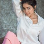 Sakshi Agarwal Instagram - The harder you love yourself, the easier life gets✨ . @irst_photography . #candid #potraitphotography #potraits #prettyaesthetic #sakshiagarwal #biggbosstamil #kollywood #tamilactress #whiteshirtstyle Chennai, India
