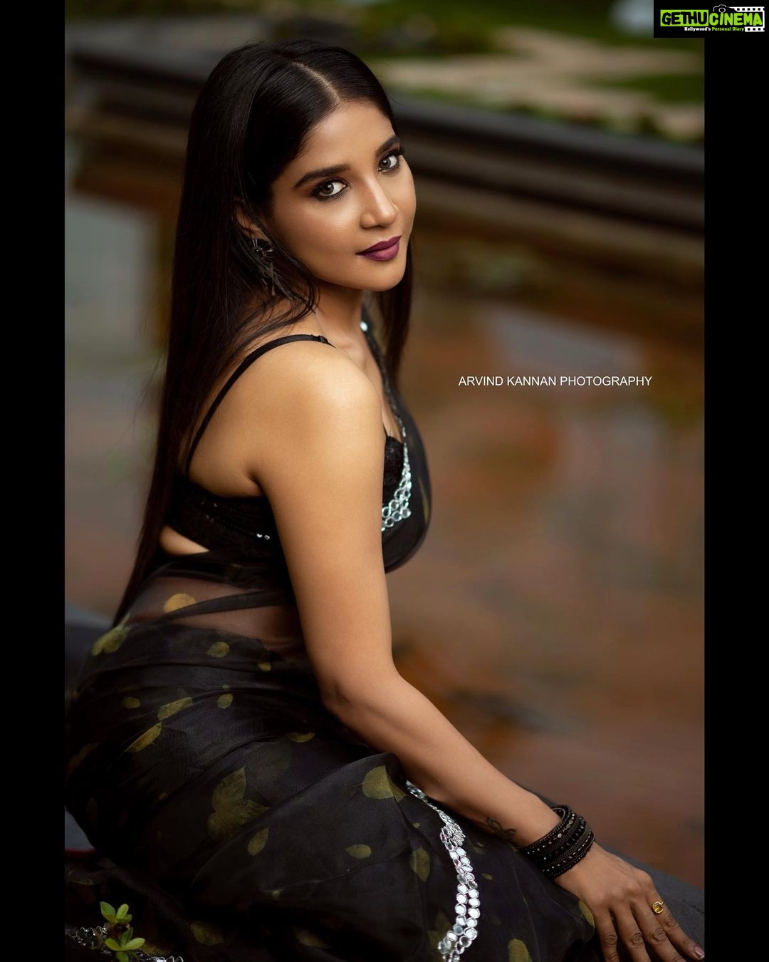 Sakshi Agarwal Instagram - It felt like heaven to flirt with hellš„ . Outfit&styling @fab_by_faiza Photography @arvindkannanphotography Make up @aksharasalonandstudio Hair style @makeupbyyesu Location @elementsoneastcoast . #blacksaree #sareelove #sakshiagarwal #biggboss #kollywood #mollywood #tamilcinema #organzasaree Chennai, India