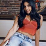 Sakshi Agarwal Instagram – I do a thing called what I want🔥
.

.
@raghul_raghupathy @hakuna_matatata_ 
.
#stopdoingthatshit #takeactionnow #mondaymorningvibes #sakshiagarwal #lacecroptop #bookslover #chilling
. Chennai, India
