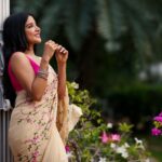 Sakshi Agarwal Instagram - Your a diamond dear! No one can break you🌸 . Outfit : @tasarika_couture Pic : @mirrorless_chap @krithiknarain Makeup: @layamakeupartistry . #floralsaree #instalike #sareelove #prettyaesthetic #floralaesthetic #gardenaesthetic #aestheticstyle #beautifulaesthetic #biggboss #sakshiagarwal #biggbosstamil #pinkaesthetic #pink #lightaesthetic #cottagecore #garden #flowers Chennai, India