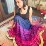 Sakshi Agarwal Instagram - Not all storms come to disrupt your life, some come to clear your path❤️ . #candid #indowestern #traditional #sakshiagarwal #biggboss #tanktop #lingskirt #mylifestyle #mystyling #homesweethome #justbeingme #jhumkas #kollywood #actress Chennai, India