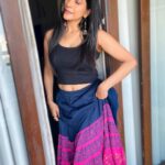 Sakshi Agarwal Instagram - Be courageous and live the life that your heart is guiding you towards❤️ . #candid #indowestern #traditional #sakshiagarwal #biggboss #tanktop #lingskirt #mylifestyle #mystyling #homesweethome #justbeingme #jhumkas #kollywood #actress Chennai, India