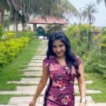 Sakshi Agarwal Instagram – Kaathadi nee…
Unnai kaiyil pidikka thavikkum
Koothadi naan
Ennai marandhu pora parandhu pora✨
.
#transitionreels #moderntotraditional #reelsvideo #reelsindia #tamilsongs #tamilrockers #kollywood #tamilponnu #tamilbride 
#instagramreels #explore #explorepage