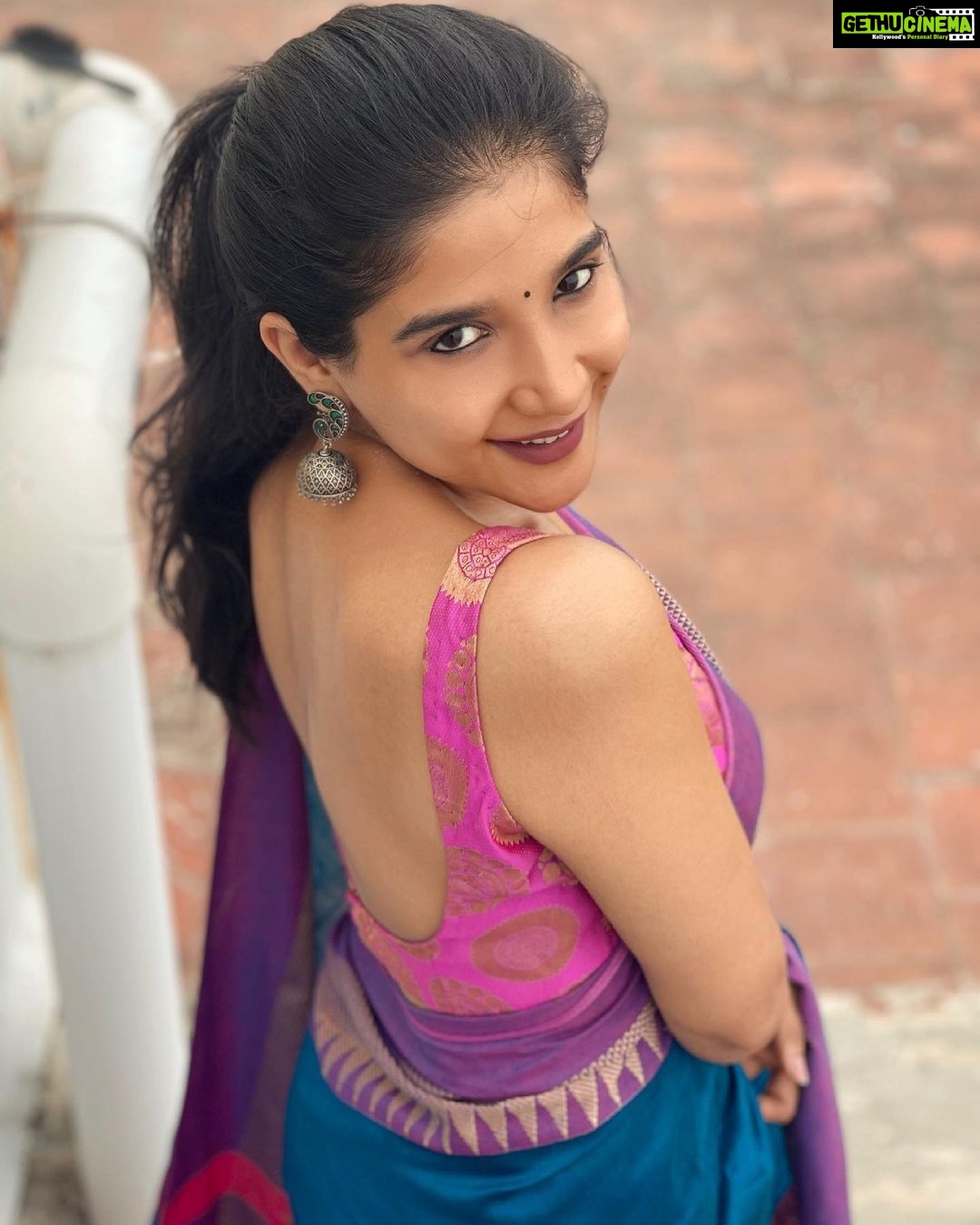 Sakshi Agarwal Instagram - Flawed, quirky, imperfect, beautiful & Magical! Just the real Me❤️ . #sareelove #bluesky #freshair #stayhomestaysafe #beyou #tamilponnu #kollywood #mollywood Chennai, India