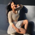 Sakshi Agarwal Instagram - Melanin Magic🌞 . #skaterskirt #coordset #sakshiagarwal #biggboss #kollywood #mollywood #goldenhour Chennai, India