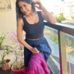 Sakshi Agarwal Instagram - Be courageous and live the life that your heart is guiding you towards❤️ . #candid #indowestern #traditional #sakshiagarwal #biggboss #tanktop #lingskirt #mylifestyle #mystyling #homesweethome #justbeingme #jhumkas #kollywood #actress Chennai, India