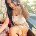 Sakshi Agarwal Instagram - Let me adjust my crown and get my day started🌼 . #prettygirlaesthetic #whiteaesthetic #sakshiagarwal #beyou #candid #instamood #selfpotrait #biggboss #whitecroptop #floralskirt #lifestyle #fashion Chennai, India