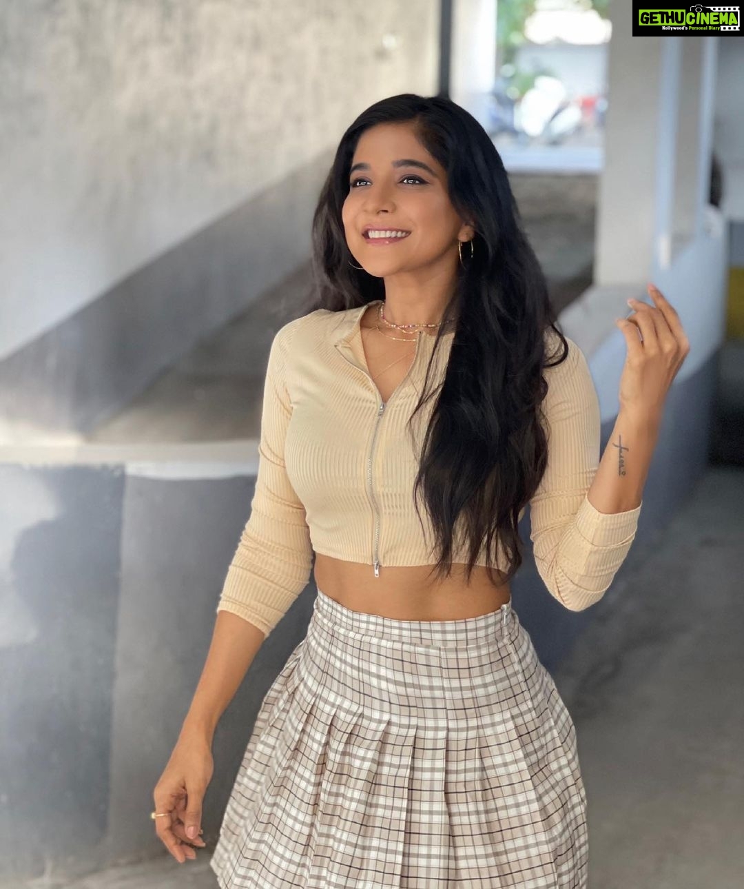 Sakshi Agarwal Instagram - Get ready to screen shot phone wallpaper😜 . #skaterskirt #candid #coordset #sakshiagarwal #biggboss #kollywood #trendingoutfits #style #stayhome #staysafe #ootd #ootdindia #instastyle Chennai, India