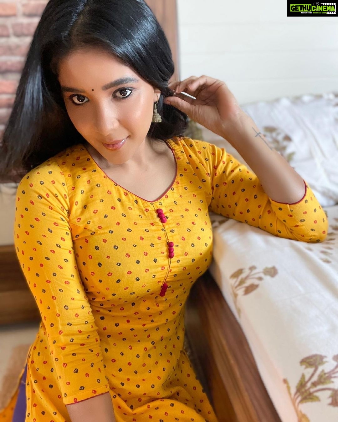Sakshi Agarwal Instagram - Yaaaas! There is sunshine in my soul today✨💫 . @ekantastudio Chennai, India