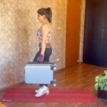 Sakshi Agarwal Instagram - Lets put our suitcase 🧳 to some use this Lockdown 2.0! #justgetupandmove If you cant get your hands on weights/equipment! . Swipe left for awesome full body workout. 👉👉👉👉👉👉👉👉👉 Just spend 20 mins , play some music , get a suitcase and try this! You will feel awesome❤️✨ Save it for later use! Tell me what you think once you try it💪 . 1) effective for sides and back 2)effective for chest/booty 3) effective for booty/sides/arms 4) Suitcase mountain climbers 5) suitcase kick tap . This is a mixture of HIIT and spot body workout! The first workout needs a lot of balance, so you can start slow💪 . #fitfam #fitnessmotivation #suitcaseworkout #sakshiagarwalworkout #sakshiagarwal #workoutmotivation #stayhome #stayfit #stayhealthy #fitnessjourney #somethingnew #puma #burberry #noequipmentworkout #noweightsneeded Chennai, India