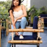 Sakshi Agarwal Instagram - Dont settle for anything less that what you deserve! Let them all know your worth! . @sat_narain @the.portrait.culture @prayaga_artistry @ondroofrestaurant . #prettyvibes #prettyaesthetic #prettygirlswag #sakshiagarwal