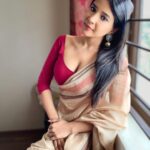 Sakshi Agarwal Instagram - Last lockdown picture that never made it to instagram😂 . #saree #instagood #sareelove #sakshiagarwal #biggboss #throwback #picturesofinstagram #instapic Chennai, India