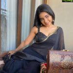 Sakshi Agarwal Instagram - Every saree tells a story.. Can you read mine? . @fab_by_faiza . #sareelove #blacksaree #kollywood #sakshiagarwal #biggboss #instasaree #transparentsaree #sequinblouse #instamood #fitnessfreak #shapeyourbody #stayhome #quarantine #chennai #absgirl #flauntyourcurves #fitnessjourney #fitgirl Chennai, India