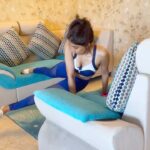 Sakshi Agarwal Instagram - Sunday Morning Fun Burn 🔥🔥🔥 ⬅️⬅️⬅️⬅️Swipe for all different workouts!➡️➡️➡️➡️➡️ . Use any two sofa /couch/chair which are at equal height and get this full body burn workout! . I have never sweat so much in any of my workout! This is a real killer💪 . 1)swing/ pushup 2) squat jump on sofa 3)kicksit on sofa 4)deadlift for hamstring and squat with kettlebell- The advantage of doing this in a sofa is that it gives you more stretch! 5)lunge running with dip on sofa 6)double squat jump on floor and sofa . #workout #motivation #fitness #sofaworkout #fitfam #cardio #corestrength #squats #fitnessjourney #fitnessfreak #sakshiagarwalworkout #biggboss #kollywood #justmove Chennai, India