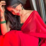 Sakshi Agarwal Instagram – The Universe is asking :
Show me your new vibration and I will show you miracles!
Just trust the Universe✨💫
.

#redsaree #instasmile #smilemore #candid #selfportraitphotography #sakshiagarwal #biggboss #saree #sareelove #jhumkas #traditional Chennai, India