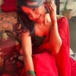 Sakshi Agarwal Instagram – Life isn’t perfect
But your smile can be🥰
.
@fab_by_faiza 
#redsaree #instasmile #smilemore #candid #selfportraitphotography #sakshiagarwal #biggboss #saree #sareelove #jhumkas #traditional Chennai, India