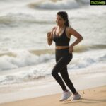 Sakshi Agarwal Instagram - Everything is learnable, doable and achievable☀️ . #beachyoga #beachfitness #beachvibes @kirtivassan #stepstone #anoraavarta #resort #adshoot @stepsstonesspl Pondicherry