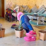 Sakshi Agarwal Instagram - Hello there, You can use four flowerpots at home and do these super duper effective workout for belly fat , sides and core! . The weight of each flower pot is around 10-12 kgs and I dont have these weights at home. So trying something Innovative! Try it guys and feel the burn🔥🔥 . Swipe 👉👉👉👉👉👉👉 . I made up few of these so I dont know the names. 1)Targets lowers abs-More effective when you do it continuously 2)Core- shuffle flower pot / push up 3)jump squats with flower pot 4)Flower- pot tap with plank jack and booty workout 4)Upper abs- flowerpot stretch-90 degrees 5)Sides- super tough but super effective . #workoutathome #stayfit #workoutmotivation #fitnessmotivation #fitnessathome #abs #core #flowerpotworkout #sakshiagarwal #fitfam #innovativeworkout #burnthefat Chennai, India