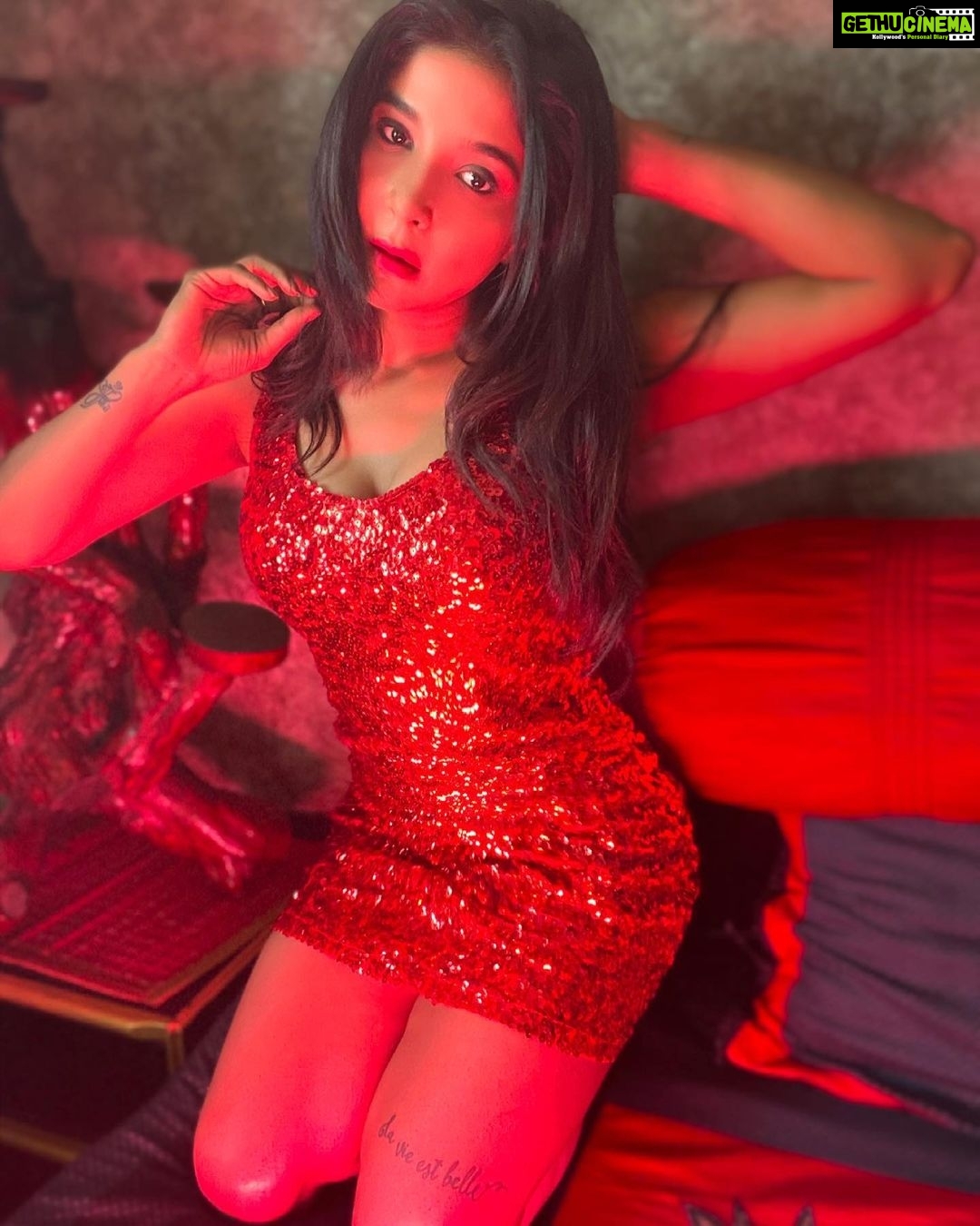 Sakshi Agarwal Instagram - No matter how you feel, Get up, dress up, Show up and never give up❤️ . #reddress #sequindress #redhotmini #redismycolor #redislove #selfportrait Chennai, India