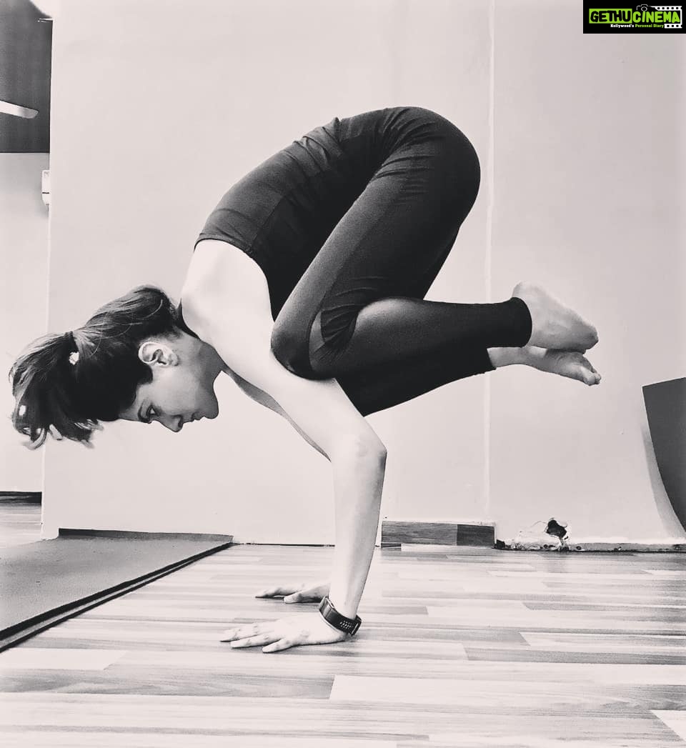 Sakshi Chaudhary Instagram - Balance is the key!! 🧘♀️🧘♀️ @shubham_bhardwaj_yoga_teacher
