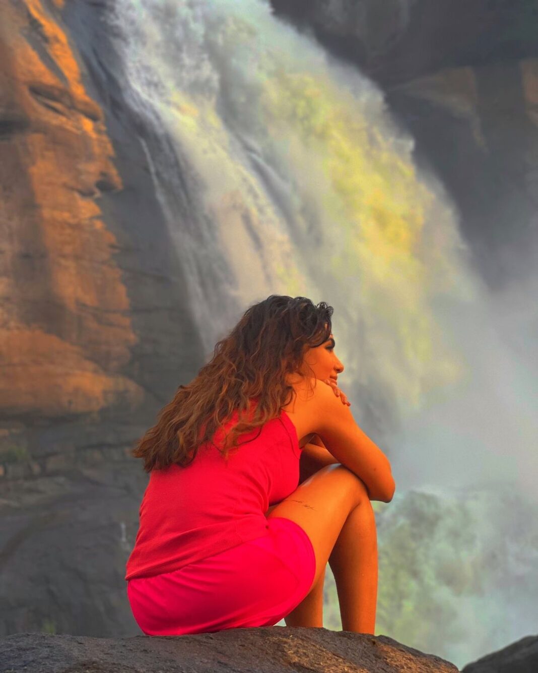 Samantha Instagram - Life ☮️ You enjoy it or endure it as it comes and goes ,as it ebbs and flows . Athirappilly Falls