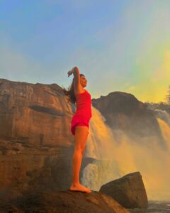 Samantha Instagram - Life ☮️ 
You enjoy it or endure it as it comes and goes ,as it ebbs and flows .