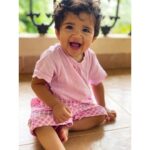 Sameera Reddy Instagram - Lil Pink Lady with Her toothless smile😍one year old so fast😳 time flies when you are having fun 🥳 #itsmybirthday #sunday #12thjuly #birthdaygirl #birthdayweekend #oneyearold #naughtynyra #milestone #timeflies #motherhood #momlife #messymama #gratitude 🎈