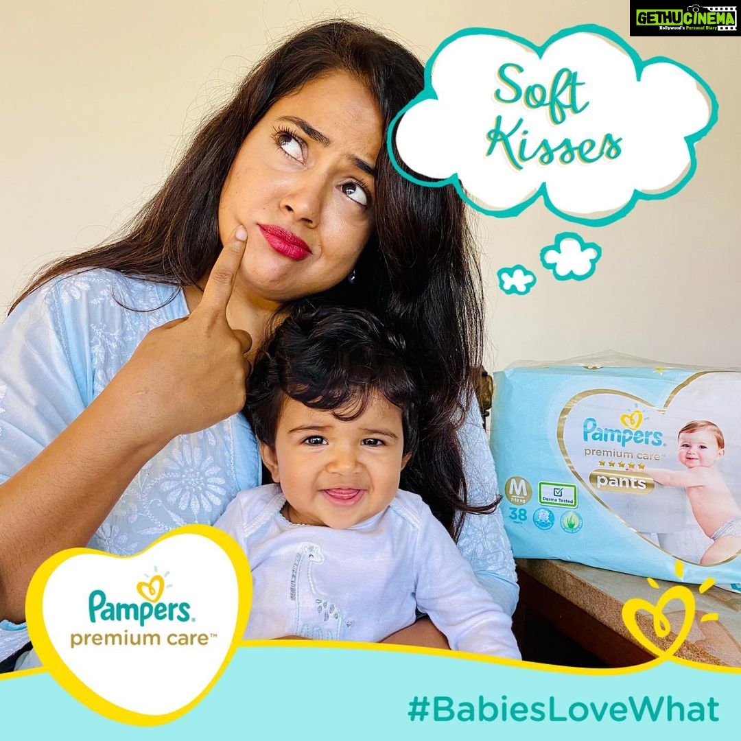 Sameera Reddy Instagram - Pampers asked me what my baby loves? Nyra lovessss soft sweet kisses and honestly I enjoy smothering her with them all day 😍 . What do your babies love? Is it a special toy, a softie blankey or just tons of hugs and kisses!! ❤️ . Comment below!👇🥰 . #BabiesLoveWhat #PampersPremiumCare #PampersIndia #PampersBaby #PampersMom #BabyCare #BabiesLoveSoft #Pampers #PampersTribe #happybaby #babygirl #naughtynyra #messymama @pampersindia