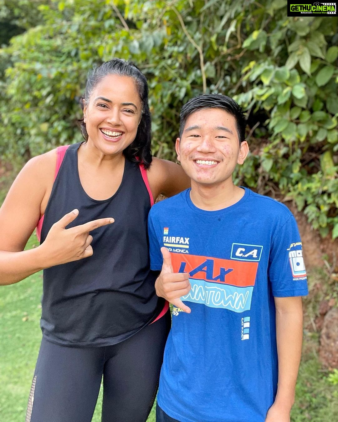 Sameera Reddy Instagram - Appreciation postπ How have I stayed on track all these months on my #fitnessfriday journey? πͺπΌ I discovered the coolest 16 year old who trains me in boxing and badminton πΈ @ramex_08 you have made 2021 my year of getting back to being fit ! We have many more months to go ! You always push me on days I feel I want to give up ! And I really appreciate it ! #squad #fitness #motivation #letsdothis ππ»ββοΈ