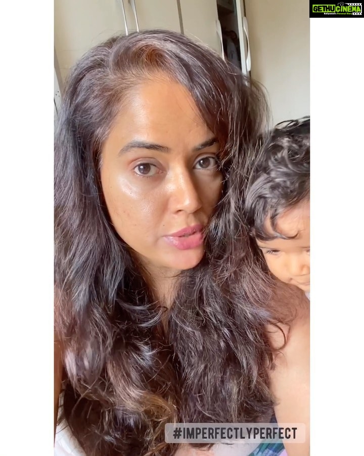 Sameera Reddy Instagram - Are we not supposed to age? Answering questions Im getting asked. The pressure to always look younger is very evident for women . Remarks and opinions have set standards that seem to be engrained in all of us. Your 30’s are awesome because you begin to figure out who you really are and the 40’s are like a yummy wine that you savour 🤩 this constant need to use filters. To keep up . Age is just a number. Weight is just a number. Be fearless . #imperfectlyperfect #ageisjustanumber #messymama #momlife #women #pressure #happinessisachoice #keepingitreal #nofilter #realmotherhood 🌈