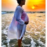 Sameera Reddy Instagram – #throwbackthursday to an incredible goa sunset with Nyra in my belly. #oneyearago #lifeisbeautiful #goa #sunset #throwback #preggo #motherhood #memories
📸 mr. @vardenchi