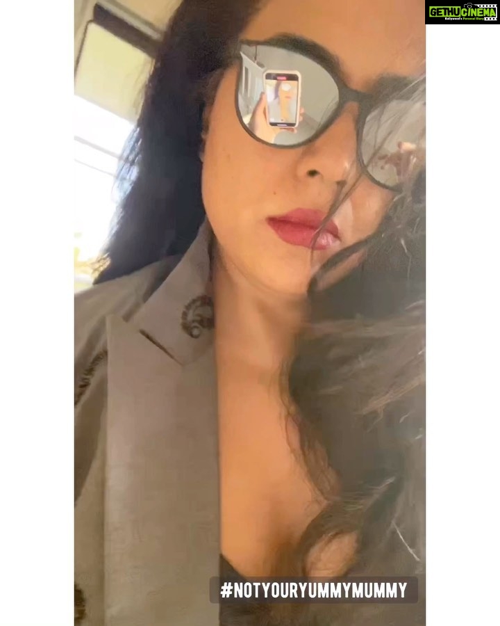 Sameera Reddy Instagram - Be your own yummy mummy🤩We got swag at any age,size or bodytype🔥Even in lockdown pyjamas 😍. #notyouryummymummy is for you to know that no one can define your hotness! You are beautiful, sexy and yummy because you say so 👊🏼 #imperfectlyperfect #mom #messymama #momlife #positivebodyimage #postpartum #yummymummy #feelgood #saturday #sexy #mommy #selfesteem #confidence #keepingitreal