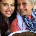 Sameera Reddy Instagram – Sassy Saasu and Messy Mama making Maharashtrian ThaliPeeth using Lockdown Leftover Rice dal and Sabzi!!! This amazing dish is crazy yummy and is an incredible use of cooked leftovers in your fridge! Here’s how we make it! .✅
.
Ingredients: 
1 Onion chopped 
Green chilli 
Kothmir
Salt
Oil.
👉🏼You need TWO or more kinds of  flour to dry roast . Options are Bajri/ Jowar/ Nachni/ whole wheat / Makai .
In this video we have used – 
Equal parts ( 1 katori) of Bajri aata
Nachni aata
Makai aata
Whole Wheat aata . 🍃First dry roast all the flour together on a medium gas till light brown and fragrant. Constant Stirring is required to make sure it doesn’t burn . Take it off the stove and Set it aside to cool . .
🍃Take one bowl EACH of the leftover dal rice and cooked sabzi ( can be any veggies ) and smash together till smooth ( refer video) .
🍃Add the dry roasted flour , salt to taste ( the cooked leftovers would have salt already ) and 2 tbsp oil and bind with plain water ( you can also substitute water with buttermilk/ Chaas) .
.
🍃Make fist size balls and pat them out as shown. Make three holes in the middle to cook it faster and crisp on a pan with some oil on both sides ! 
Serve with white butter and yummy Garlic Coconut Peanut chutney ! .
.
🍃❤️Garlic Coconut Peanut Chutney Recipe –

1/2 fresh coconut grated
8 -10 cloves garlic 
Handful of peanuts 
Some tamarind 
Salt per taste 
1 tbsp Red chilli powder 
Grind all together to make this incredible chutney !! 🌈

Me and @manjrivarde really love all the feedback with the Leftover Rotla Video! Thank you for indulging our madness ! Cooking should be fun ! .🌝
.

#messymama #sassysaasu #bahulove #naughtlynyra #happyhans #takefunseriously #recipes #motherinlaw #saasbahu #lockdown #food #leftovers #yummy #imperfectlyperfect #stayhome #stayhealthy #momlife #motherhood #homechef #havefun #family #keepingitreal 🥳