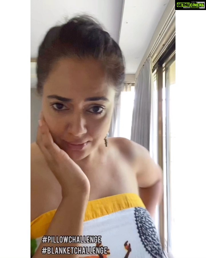 Sameera Reddy Instagram - Lockdown Mommy Fashionista just got Spoofin real with my kids blankets & Ladies we canβt leave the feeding pillow of this challenge now can we?π±. #messymama twist to the #pillowchallenge ππ #fashiongoals π³π€ͺ. Pillow @boppycompany Watercolour Summer Blanket- @turaturi Dohar - @fabindiaofficial Sateen Serena sheet- @urbanladder πStyled by #messymama . Confused Accent by Confused Critic . . #lockdown #blanketchallenge #madness #momlife #hautecouture #fashionista #mama #vogue #fashionstyle #fashiongram #breastfeedingmom #diva #feedingpillow #blanketchallenge #fashion #spoof #imperfectlyperfect #mom #keepingitreal π€©ππΌ