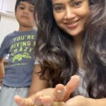 Sameera Reddy Instagram – Doodhi is seriously a superVeggie! It’s has antioxidants, low is sodium, carbs &fat and high in Vitamin c, fiber and helps lower bad cholesterol!!. What’s amazing that it’s high in Water content which makes the Tikkis very moist and yum ! So let’s do this ! 💃 .
.
🍽 1 1/2 cups shredded Doodhi .
🍽 2 big size boiled potatoes.
🍽 2 tsp salt ( or less it’s up to you ) .
🍽 1/2 tsp Haldi powder .
🍽 1 tsp jeera powder 🍽 1 tsp Dhaniya powder .
🍽 1/2 cup Sooji /Rawa.
🍽 1 tsp sugar and 1 tbsp of lime juice .
🍽 chopped coriander and green chilli .

Mix it all up as done by my Saasy Saasu in the video . Make your Tikkis and shallow fry them on low heat in the pan ! Serve hot ! 🤩 .
We just love having fun and I always say cooking should be easy and not stressful !! 💃

As always @manjrivarde rocking it with her swag! 🤗
.

#messymama #sassysaasu #happyhans #takefunseriously #recipes #motherinlaw #lockdown #food #yummy #imperfectlyperfect #stayhome #stayhealthy #momlife #motherhood #homechef #havefun #family #keepingitreal 🥳
