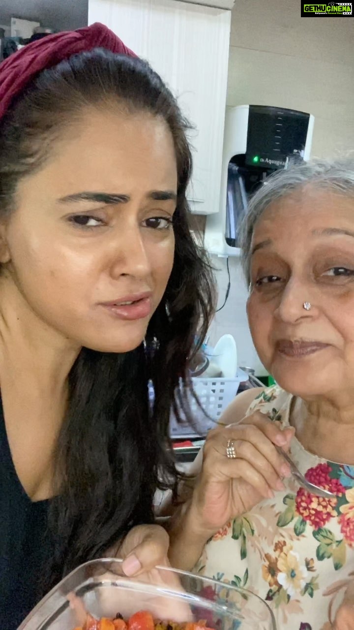 Sameera Reddy Instagram - When I married Akshai I can tell you my life changed with Indian Mexican thanks to my mother in law ! @manjrivarde πItβs super easy and crazy yummy and this salsa is the the sneak peek into easy peasy no fuss Mexican food! All you need is - 3 tomatoes 1 big onion 2 tbsp oil 1 big capsicum / green Pepper 3 heaped tbsp ketchup 6 tsp Green chilli marinated in Vinegar ( at least 30 mins ) 1 tsp salt 1 tsp sugar . π start with putting 3 tomatoes in boiling water . After a few minutes the skin will split. Take it out and cool . Peel and chop . . π take the Capsicum / green Pepper and pierce it with fork. Put it on the gas π₯ and char / blacken the skin. Let it cool . Take most of the blackened parts off . And chop . . π take 2 tbsp oil in a pan and cook the onions for a few mins. Take it OFF the GAS . And add the chopped tomatoes and capsicum. Add the chilli vinegar salt and sugar . Then the ketchup and mix well ! . π take a heap spoon and tantalise your taste buds with this yummalicious chunky Salsa !! Whooohooooo π you can serve this with Tortilla chips . Honestly I eat it with anything !!! Itβs Lockdown People! #messymama #sassysaasu #recipes #motherinlaw #lockdown #food #yummy #imperfectlyperfect #stayhome #stayhealthy #momlife #homechef #havefun #family #keepingitreal π₯³