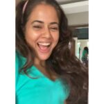 Sameera Reddy Instagram - Yo Corona u can’t touch this🦹‍♀️🎈#positivevibes #dancing #mybabies #momlife #keepingitreal #staysafe #stayhome #messymama #lockdown #madness 🤷🏻‍♀️