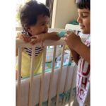Sameera Reddy Instagram - We are super thankful to all our #lockdownheroes Doctors, Nurses, Police, Food delivery, Bankers, Pharmacists, Sanitation Workers, Farmers , Security Guards, our Milkman ,Kirana Dukaan and Bhaji Wala👏🏻every person who is helping in this situation 🙏🏼 You are amazing! Thank you from the bottom of our hearts ! #respect 🙂🇮🇳 #staysafe #staypositive #momlife #lockdown #india 💪🏼