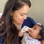 Sameera Reddy Instagram - Just one reassuring look from her little eyes ❤️ and I know we’re gonna be ok ! reach out to someone and just tell them #wereinthistogether 🙏🏼 #stayhome #dotherightthing