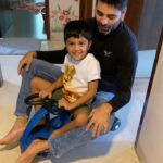 Sameera Reddy Instagram - 🎵Yeh Dosti! #fatherandson welcome to our #fullhouse Not complaining😍 #momlife #takefunseriously . .Mr. & Junior @vardenchi 🥰