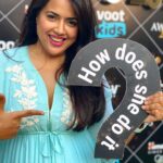 Sameera Reddy Instagram - Ladies be hustling it all..🤪 how does she do it? Women are multitaskers and stronger than they know! @kidsstoppress @voot.kids #kspawards2019 #momlife #keepingitreal 🎈