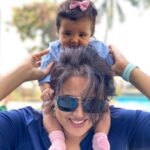 Sameera Reddy Instagram – When your daughter is already sitting on your head 🤣 #future #teenager #baby #babylife #momlife #babygirl #mydaughter #nyratheexplorer 😃