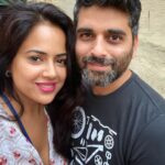 Sameera Reddy Instagram - Cannot tell you crazy it has been these last 6 months. I have been moody / exhausted/ happy/ low / super thrilled then super cranky! Emotions running wild 🤣 and this amazing guy has smiled through most of it . Guys if you are listening be understanding it’s a difficult time post birth . And we ladies appreciate the support ! 🥂 #husbandandwife #postpartum #imperfectlyperfect