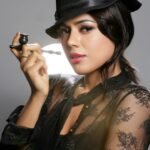 Sameera Reddy Instagram – Jan 2010! #flashbackfriday to when holding a fake pipe and super touched up skin was the cool thing to do 🤣 #throwback #bollywood #actor #photography  @rambherwaniweddings #mua @ojasrajani