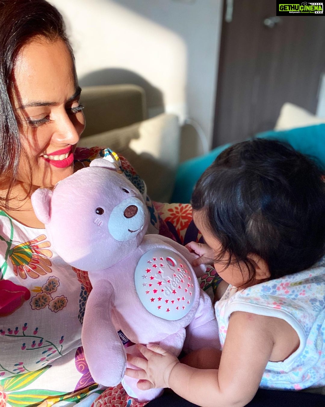 Sameera Reddy Instagram - It’s super cute how Nyra has long conversations with her Chicco Baby Bear 😍It has the most calming music and lights with stars that is so soothing.. sometimes I fall asleep too 😀 Nyra’s first best friend after Hans of course ❤️ . . . #momlife #motherhood #babygirl #toy #teddybear #lullaby #mommy #parenting #happybaby #chiccoindia #chicco #thechiccolife #baby #bear #love #momsquad #realmotherhood #lifeasamama #motherhoodjourney #thingsiwanttoremember