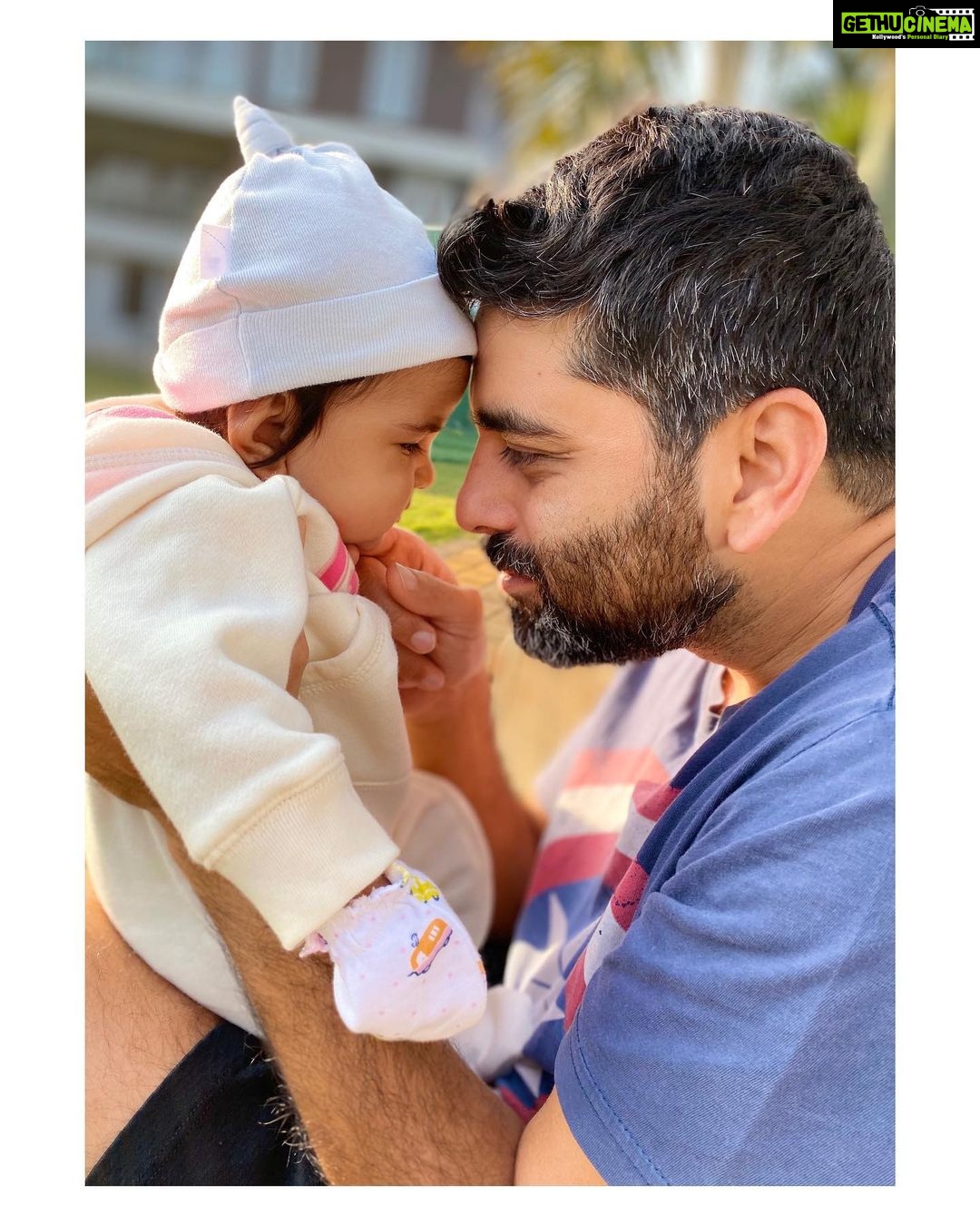 Sameera Reddy Instagram - A Father plays as important a role as a mother! My dad used to pride himself for having never changed a diaper and maybe it was ok then but I’m so glad it’s changed ! The modern dad is cool hip and very involved! When I see a dad totally into his family and kids I find it super appealing 💓 ladies am I right ? #fatheranddaughter #boystomen #daddycool #dad #daddysgirl #modern #father #myhusband 🥰