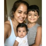 Sameera Reddy Instagram - My birthday morning 6am! Both my monkeys wide awake and I’m Zzzzz 😴 #momlife #neveradullmoment #glam 🙃 #mom #happybirthday #to #me 🎂 what a way to wake up #bestbirthdayever #keepingitreal 🥰 #family #first #forever