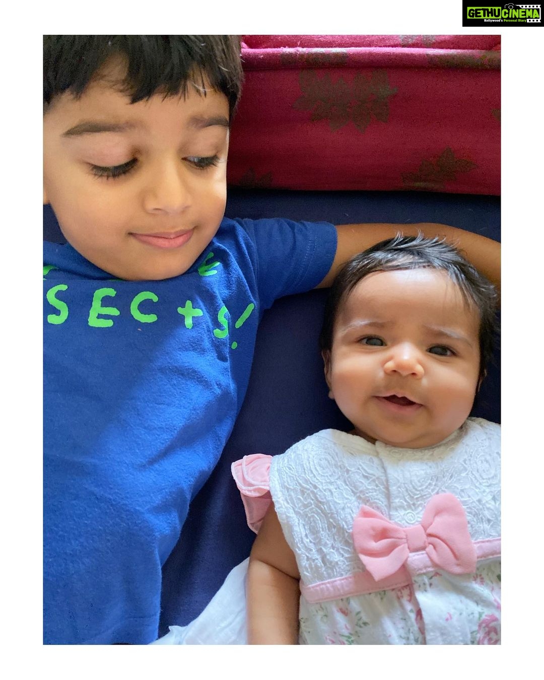 Sameera Reddy Instagram - Tag a sister/brother/cousin/friend/partnerš«Love is our biggest protection in this crazy fast paced world thatās always making us question ourselves! Take a moment to feel it and tell them you are there for them ā¤ļø right here right now in this moment š #sharethelove #thursday #moment #love #canyoufeelthelovetonight #nyra #hans #motherhood
