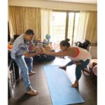 Sameera Reddy Instagram – Damn it even stretching hurts 🤯😳🙃🤣 I’ve got 15 kilos to lose people ! @ivan_ultimatefitness let’s do this 🥊 #nopainnogain #momlife #motherhoodunplugged #postpartumbody #thestruggleisreal 
#postpartum #weightgain #motherhood #motherhoodunplugged #imperfectlyperfect #fitness #goals #momsformoms #womenforwomen #letsgetreal #letsgetfit #noexcuses